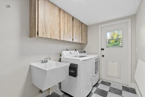 $625,000 | Wilkinson Road, Sarasota, FL 34233