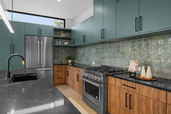 $682,500 | 219 Lessin Lane, Unit 11, Austin, TX 78704