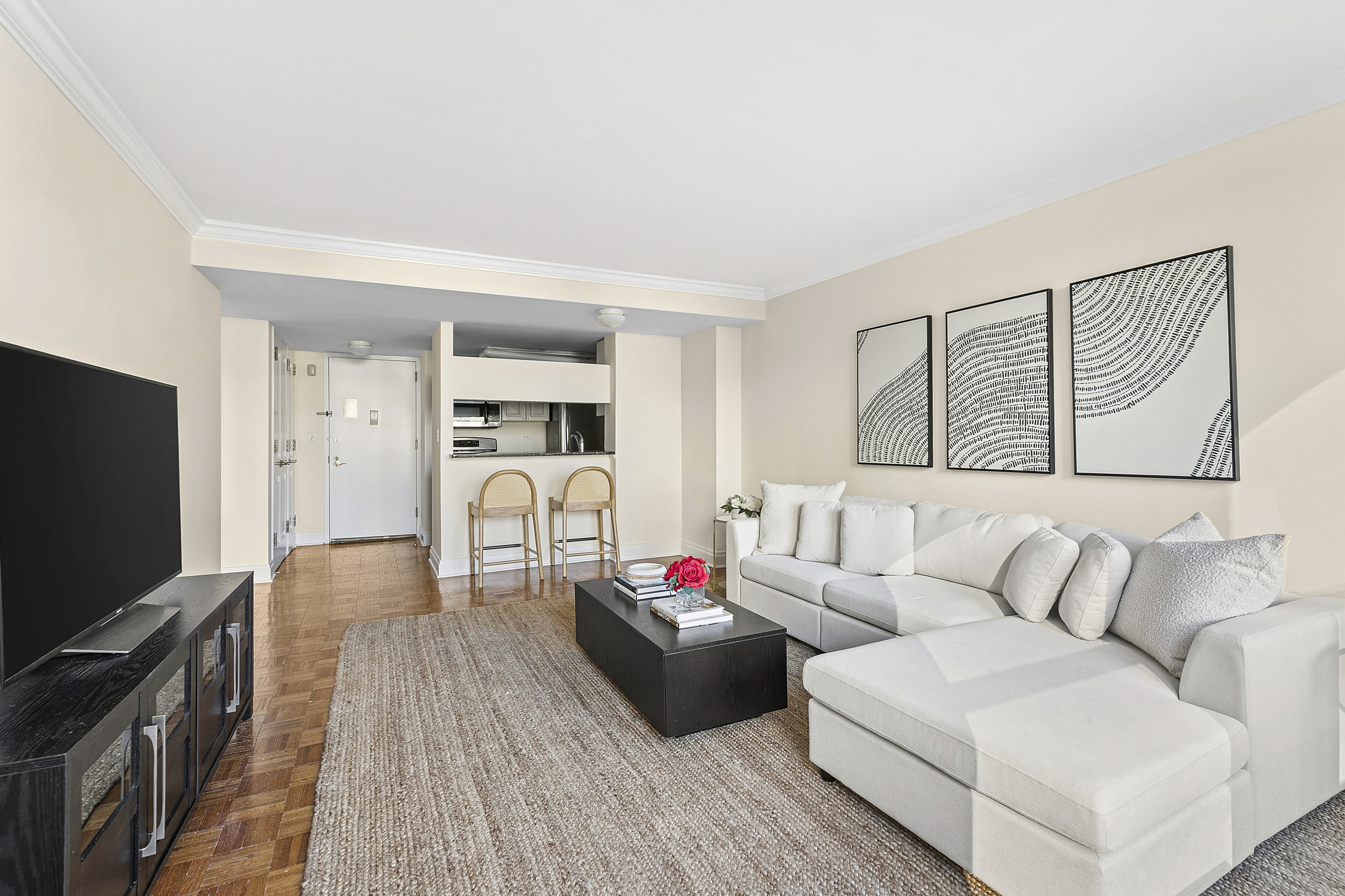 350 East 82nd Street, Unit 6H Manhattan, NY 10028 - Photo 2 of 11