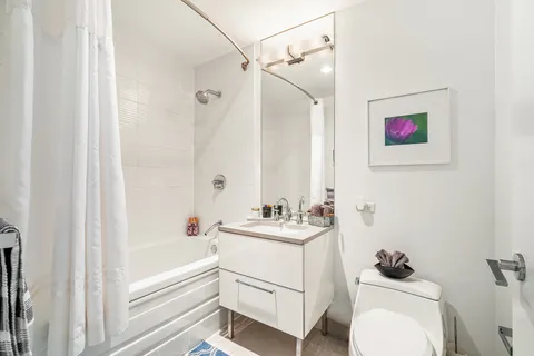 $1,950,000 | 11-02 49th Avenue, Unit 4H | Long Island City