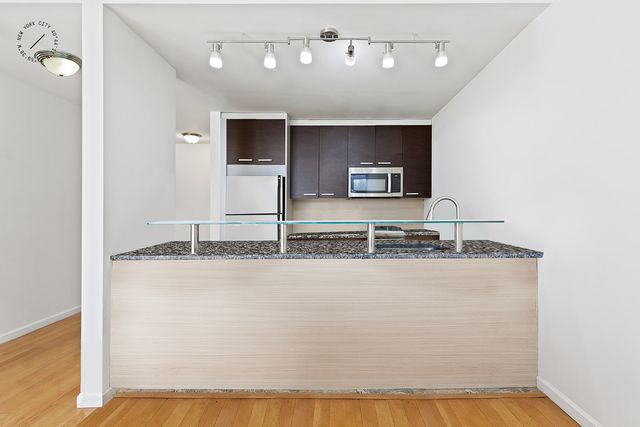 $690,000 | 245 16th Street, Unit 1 | Park Slope