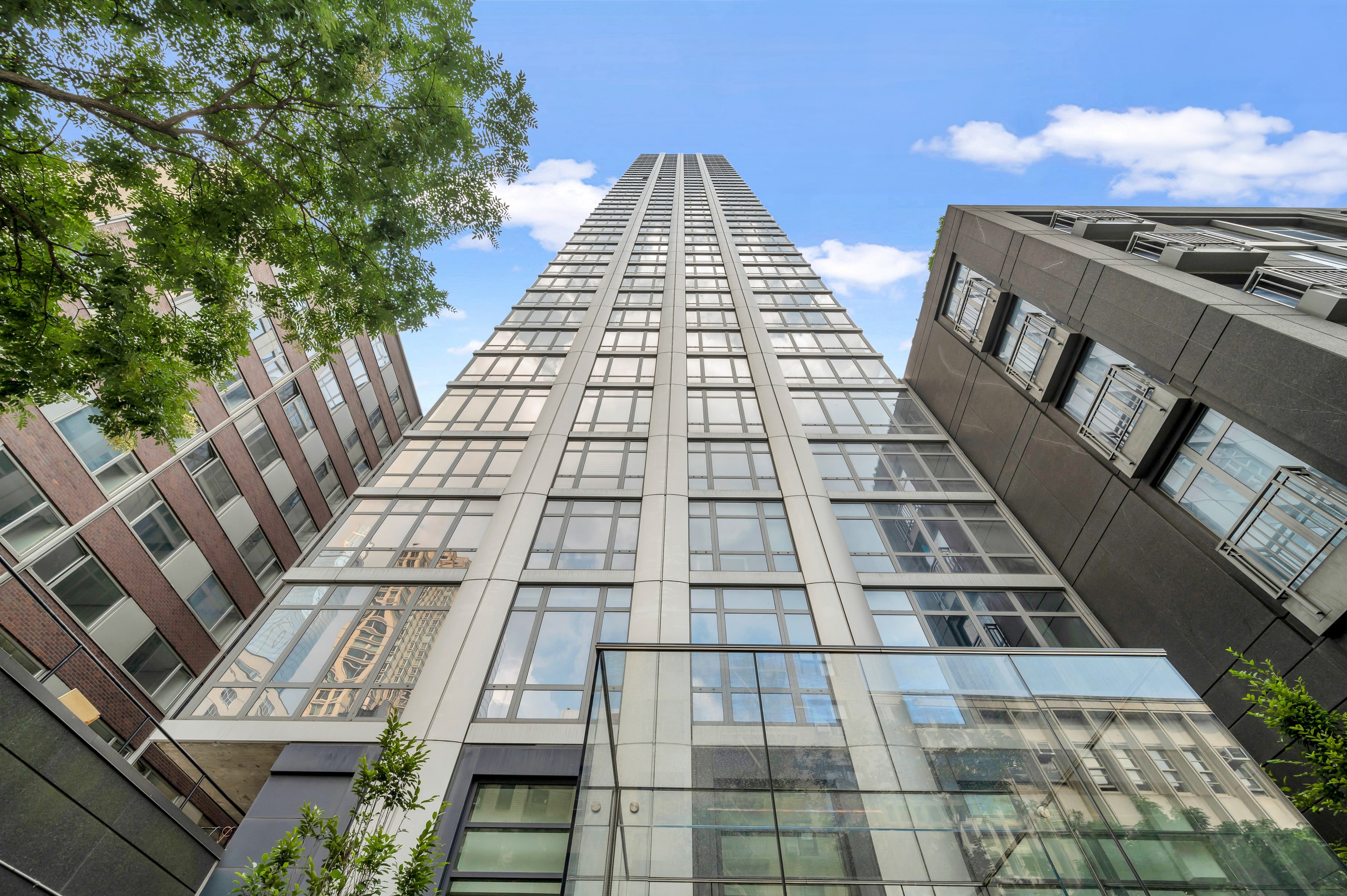 310 West 52nd Street, Unit 16C Manhattan, NY 10019 - Photo 12 of 13