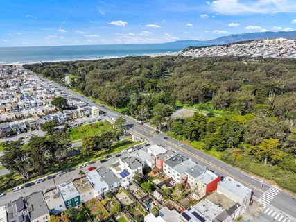 $1,595,000 | 3427-3429 Lincoln Way, San Francisco, CA 94122