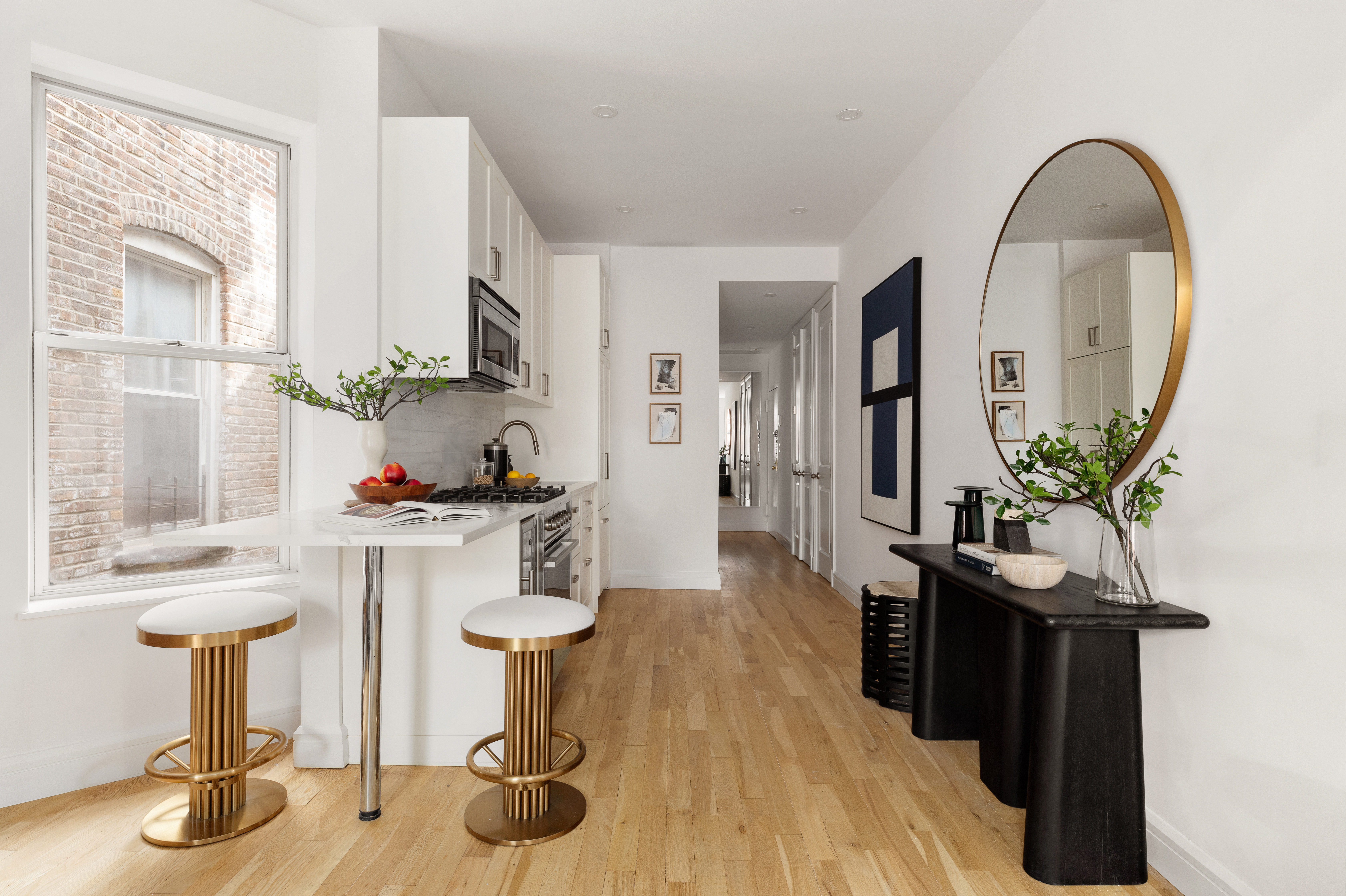 323 West 11th Street, Unit 4W Manhattan, NY 10014 - Photo 6 of 12