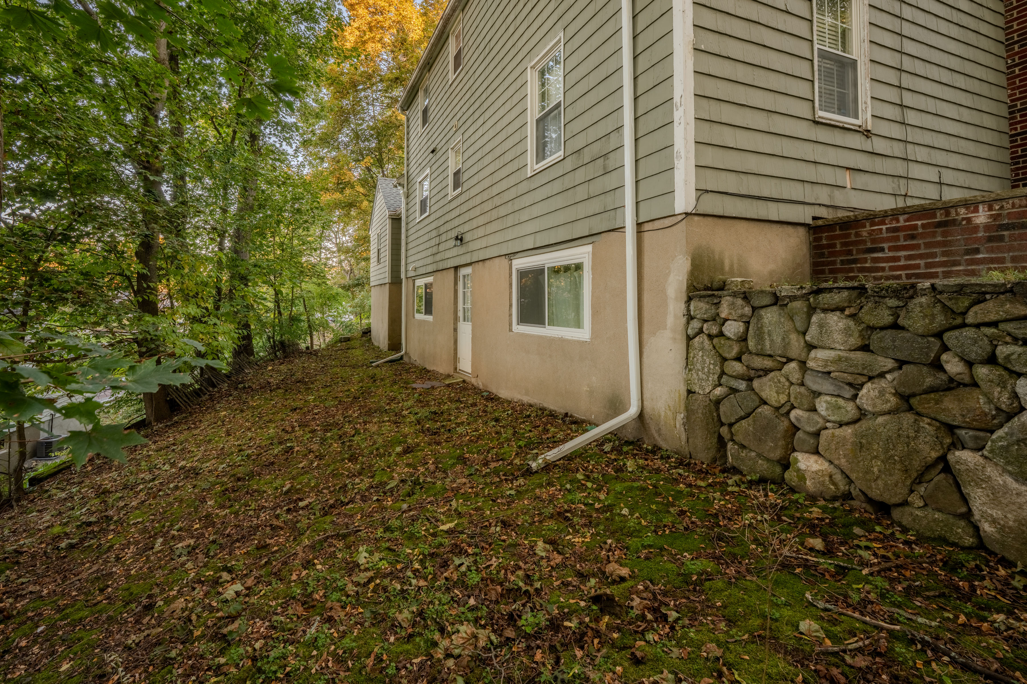 61 Sargent Road Winchester, MA 01890 - Photo 8 of 18