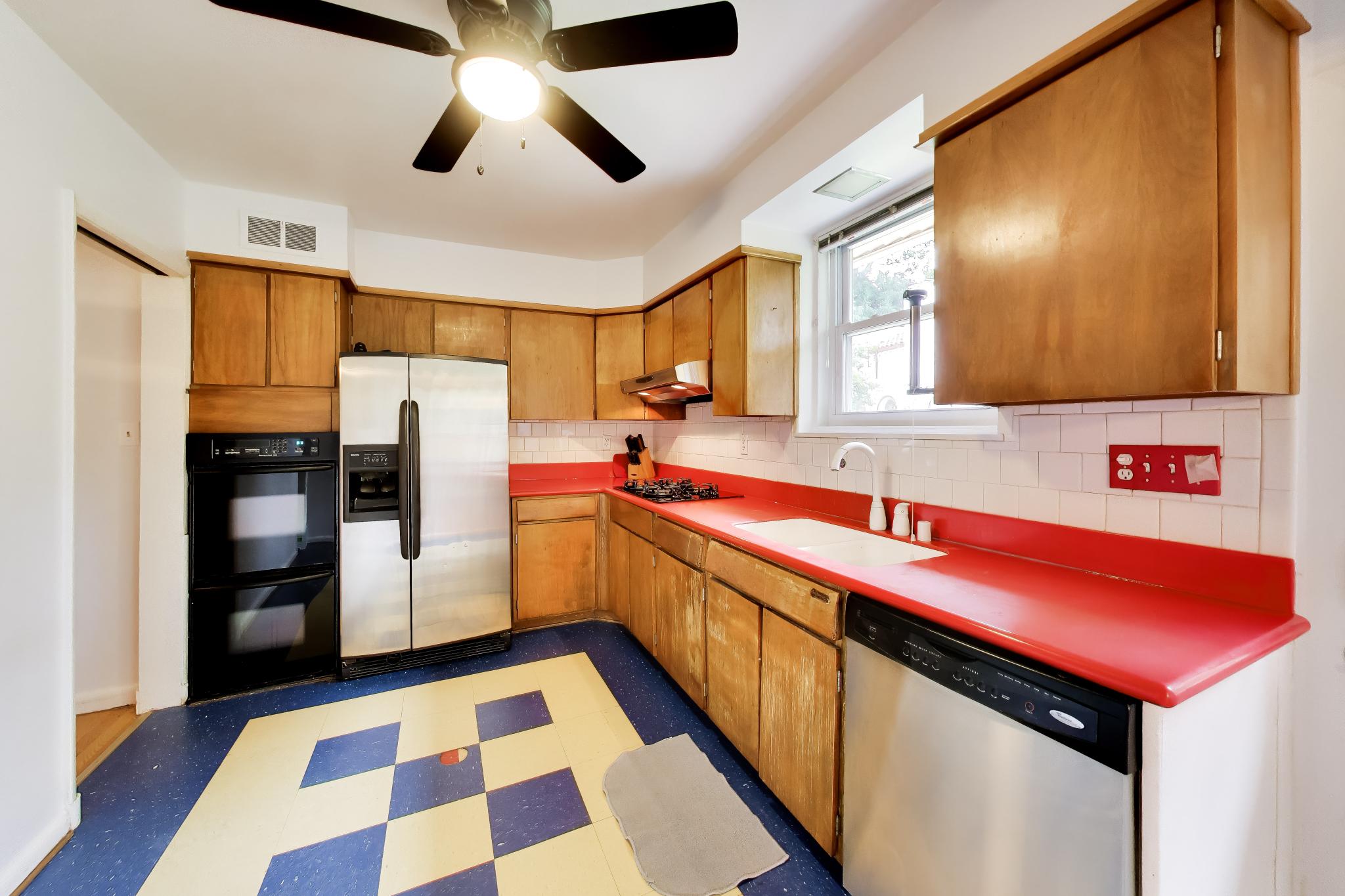 9210 Worth Avenue Silver Spring, MD 20901 - Photo 12 of 45