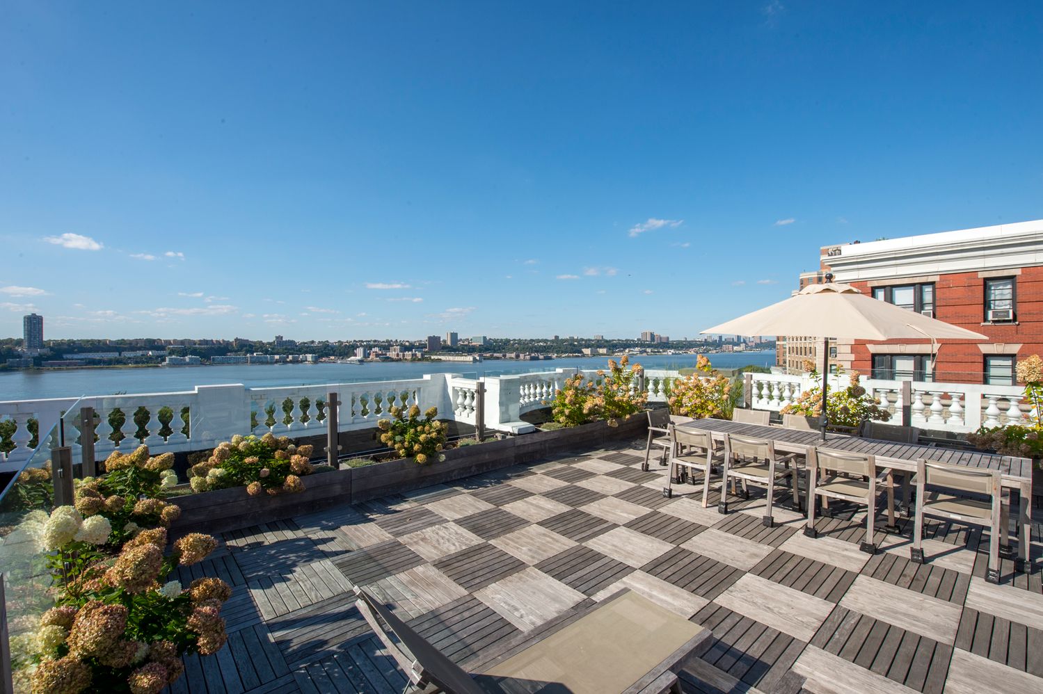 $1,600,000 | 194 Riverside Drive, Unit 4B | Upper West Side