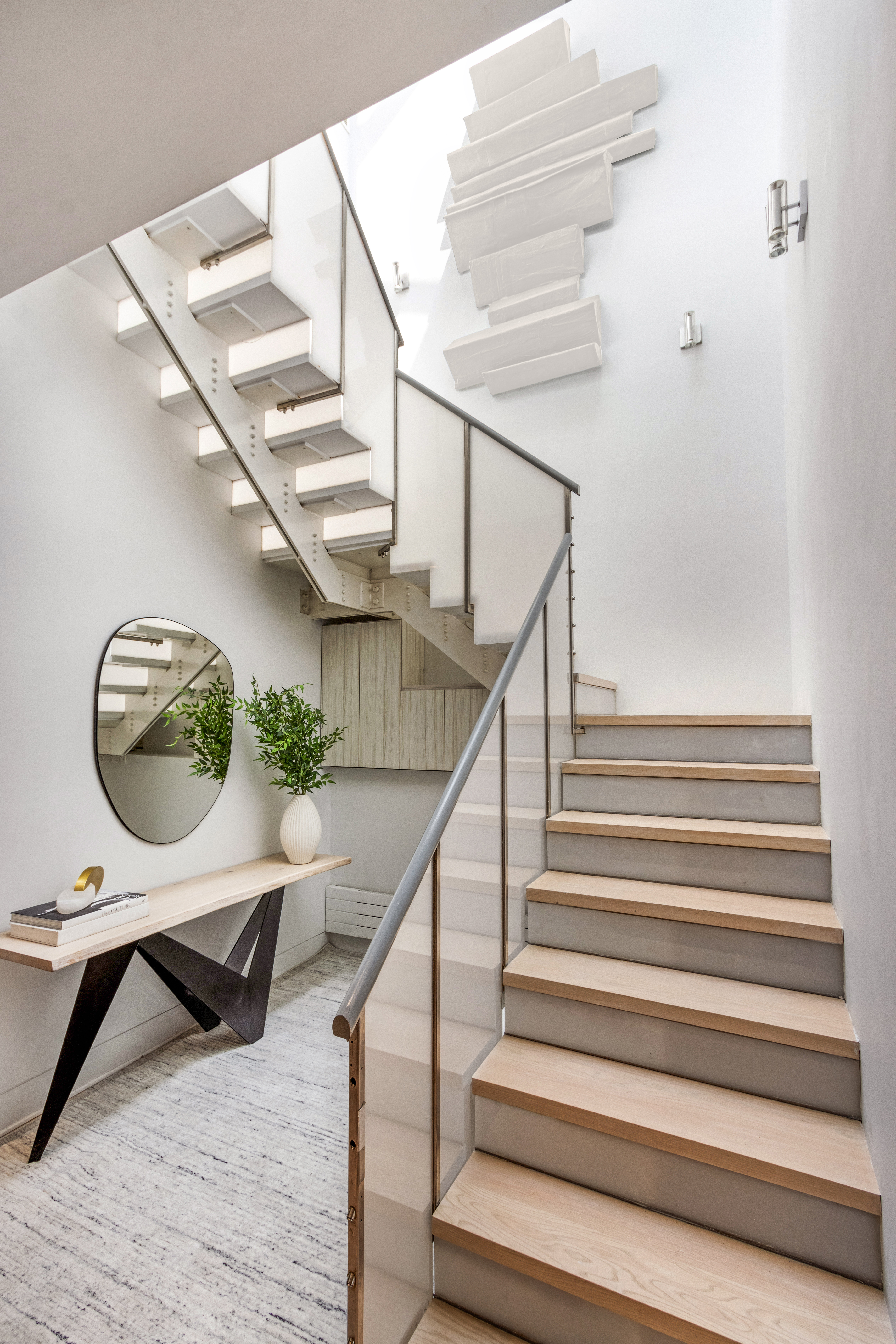 85 Leonard Street, Unit PH Manhattan, NY 10013 - Photo 10 of 27 a view of entryway