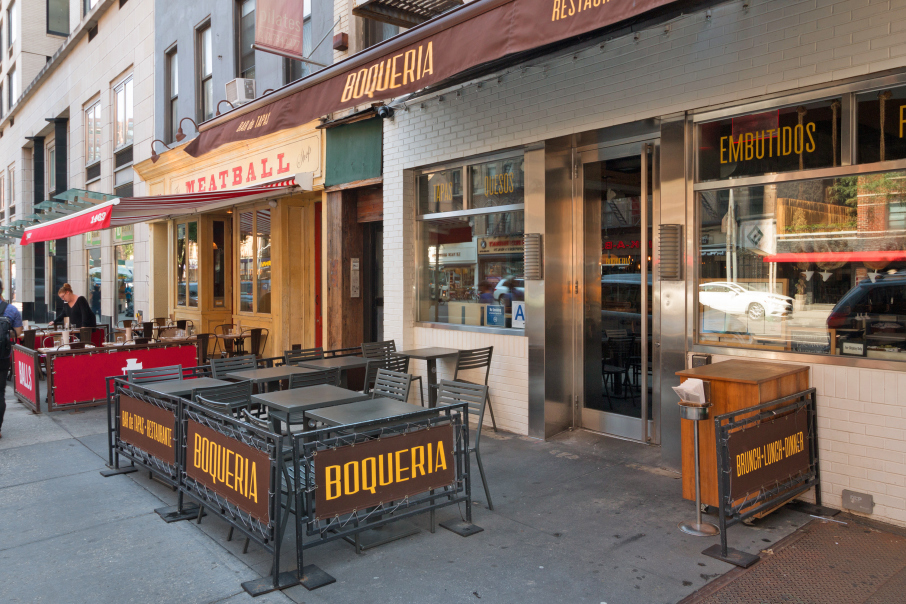 330 East 75th Street, Unit 32A Manhattan, NY 10021 - Photo 16 of 17 a view of an chairs and table in the patio