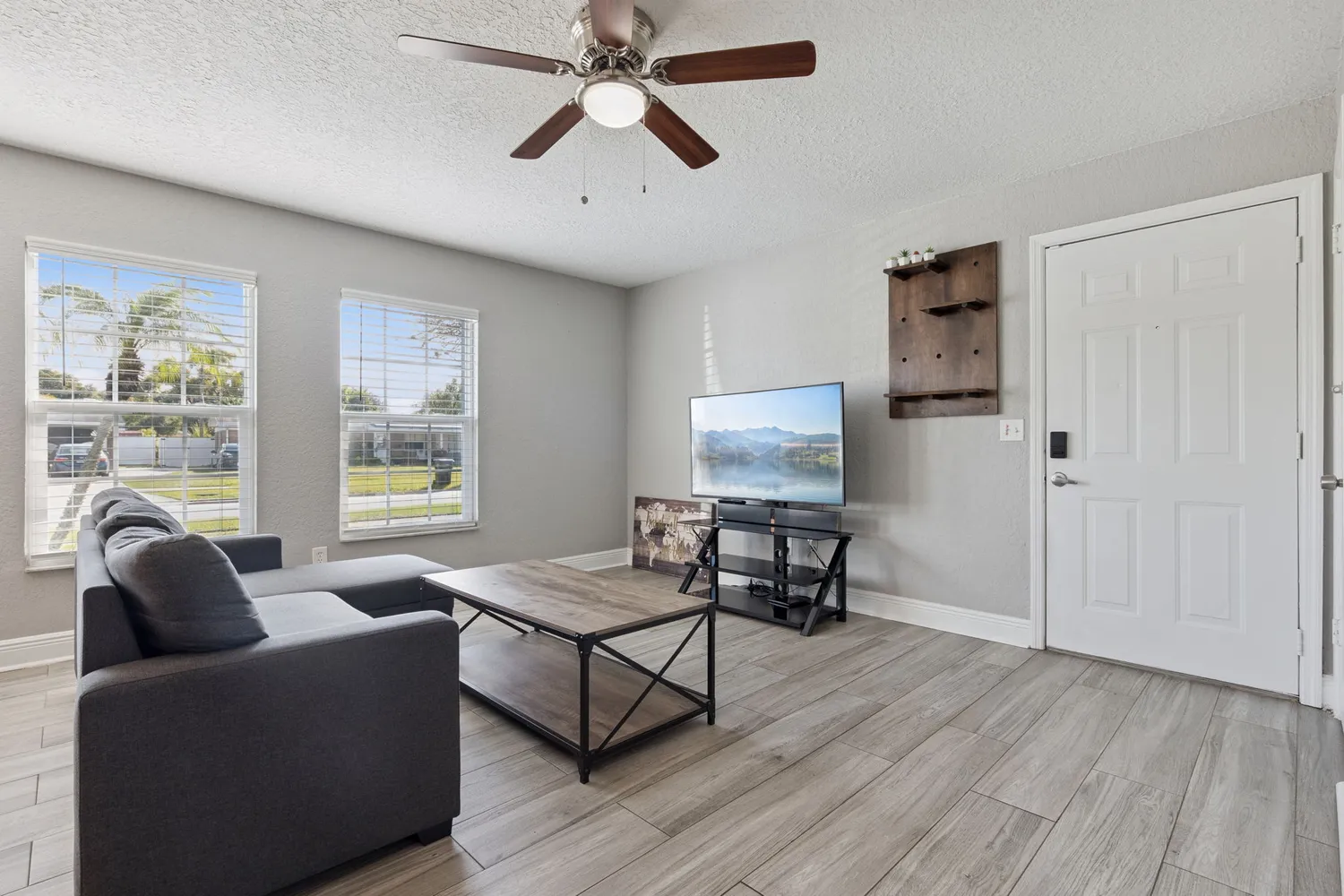 $339,000 | 4120 Crossen Drive, Orlando, FL 32822