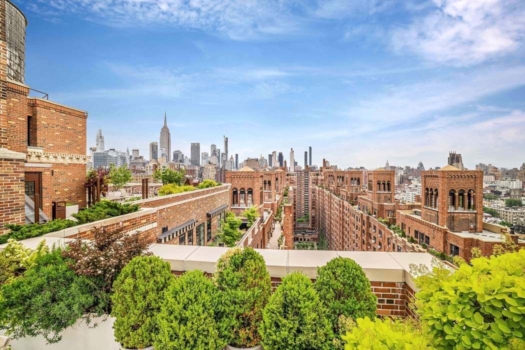 405 West 23rd Street, Unit 9I Manhattan, NY 10011 - Photo 8 of 10 a view of a city with tall buildings