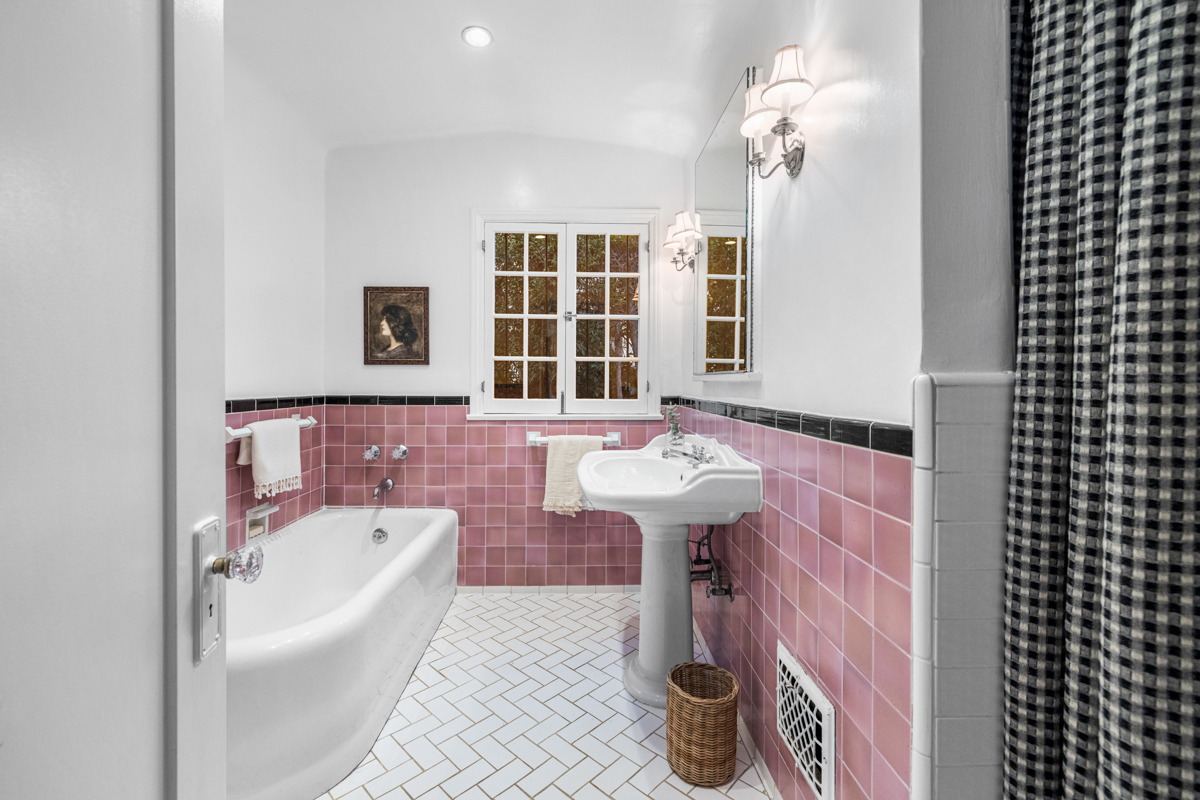 926 Burnside Avenue Los Angeles, CA 90036 - Photo 31 of 71