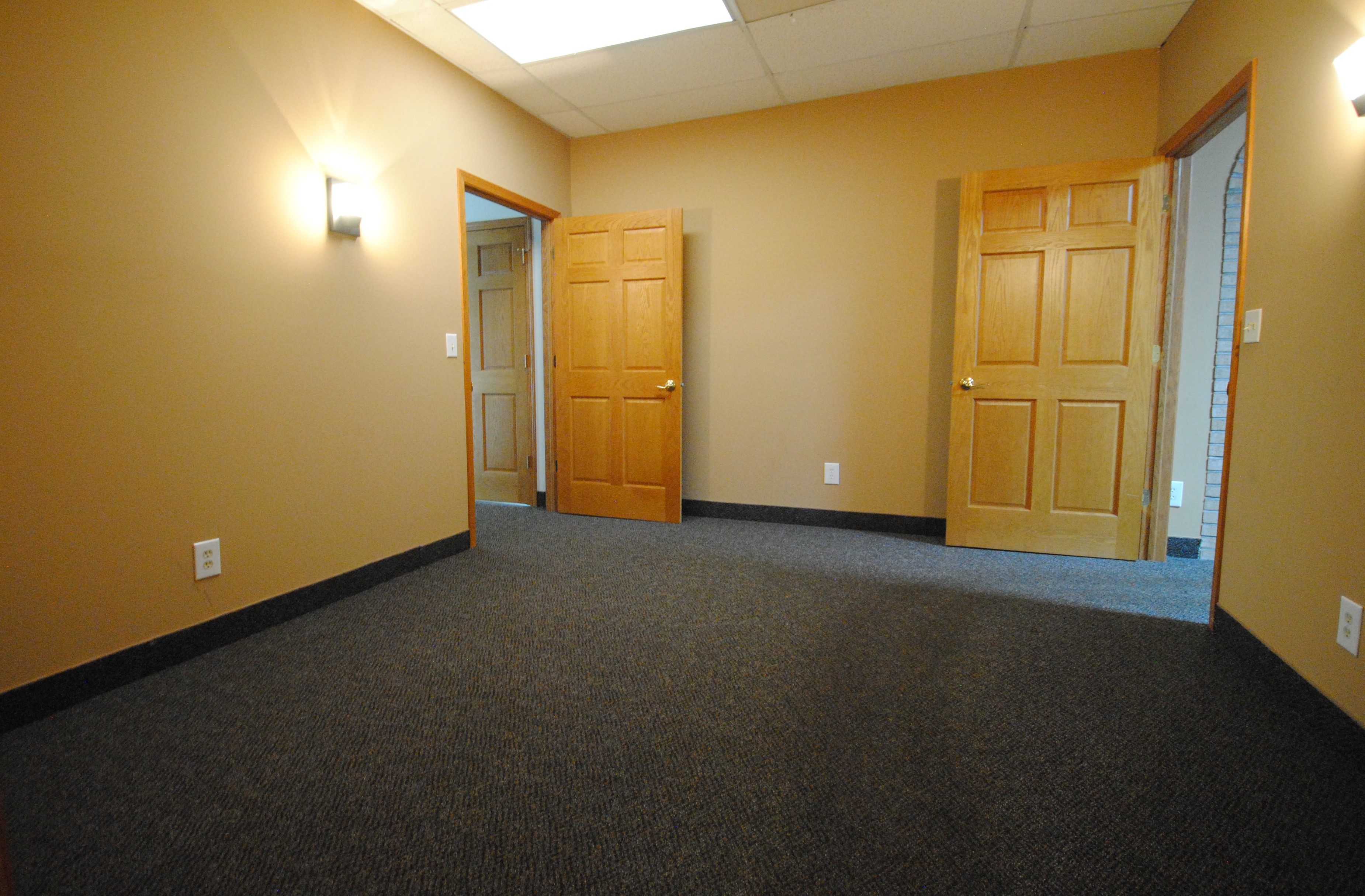 422 North Wisconsin Street Elkhorn, WI 53121 - Photo 4 of 14