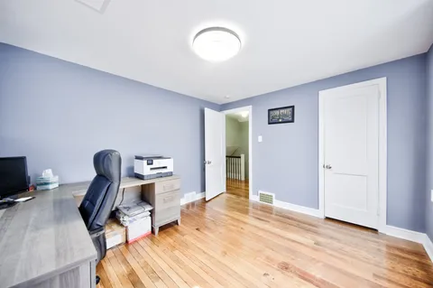 Contact Agent | Wayne Avenue, Springfield, PA 19064