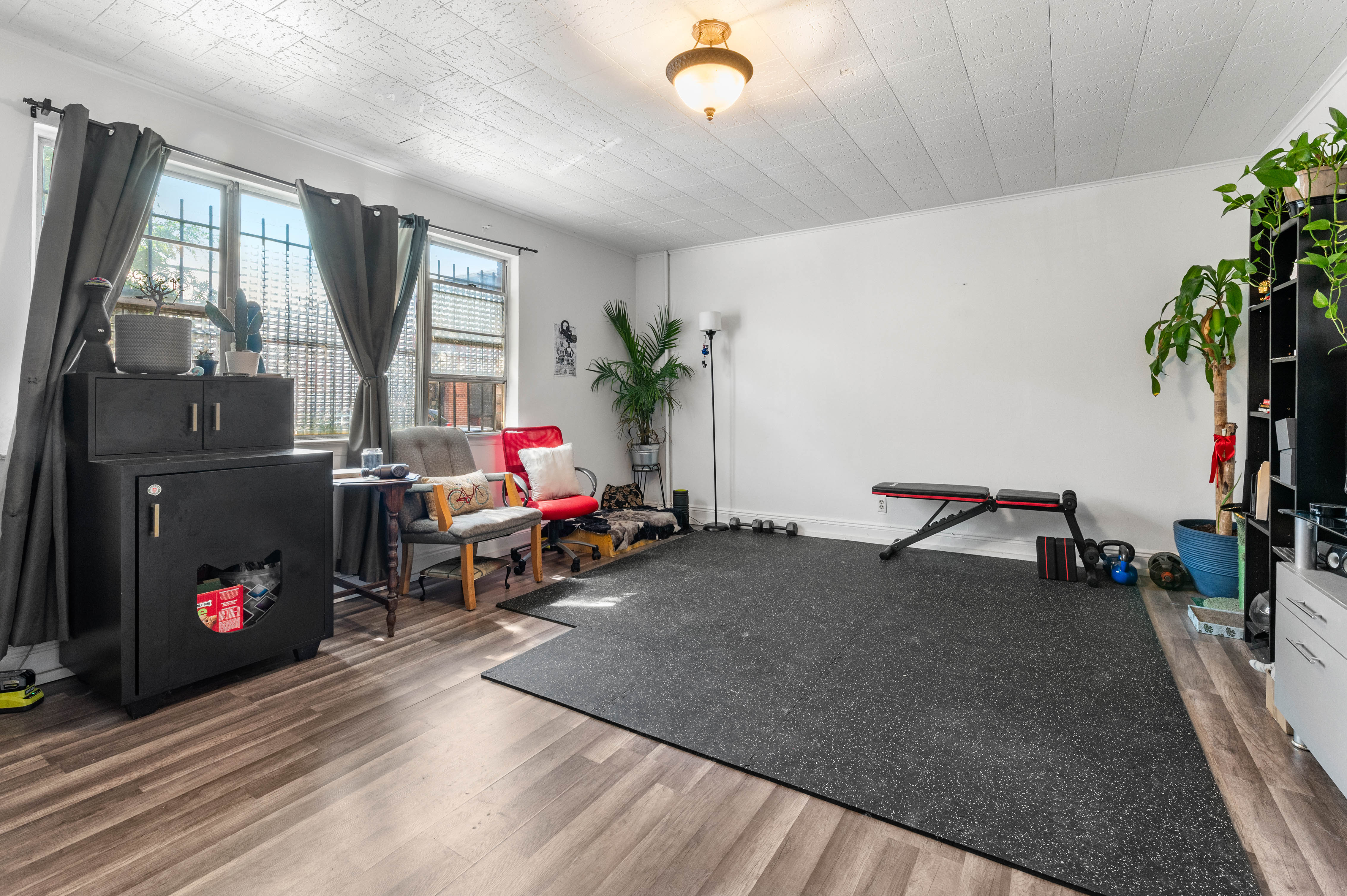 36-48 35th Street Queens, NY 11106 - Photo 2 of 15