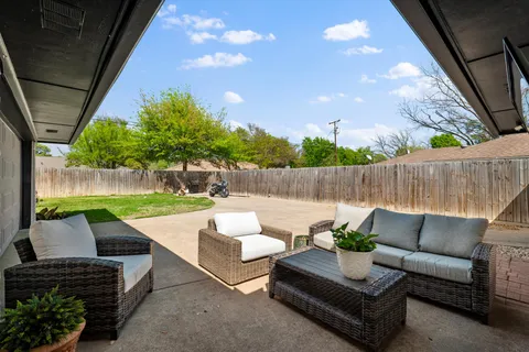 $375,000 | 409 East Scotland Drive, Irving, TX 75062