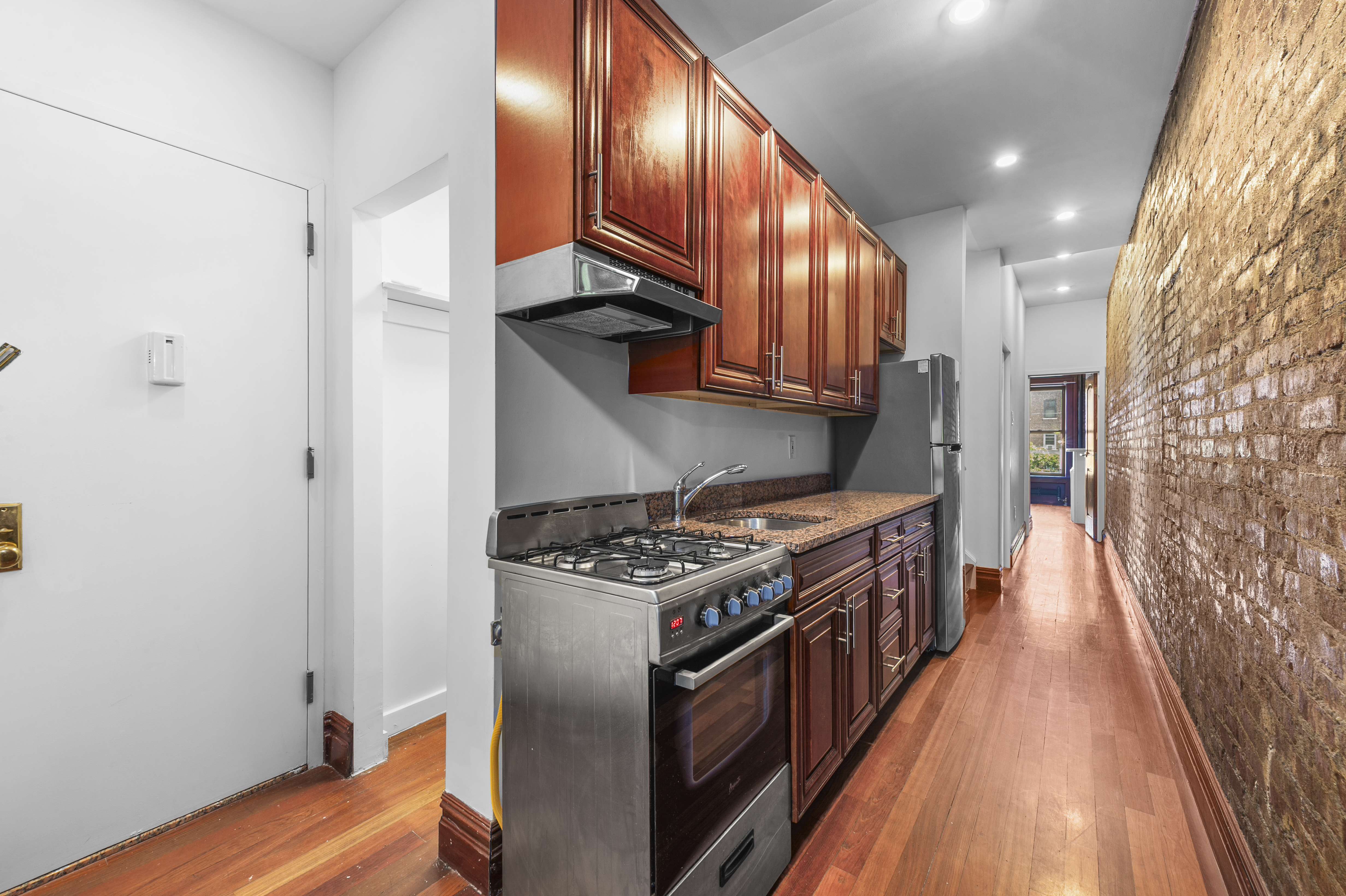 316 West 19th Street, Unit 5E Manhattan, NY 10011 - Photo 3 of 8