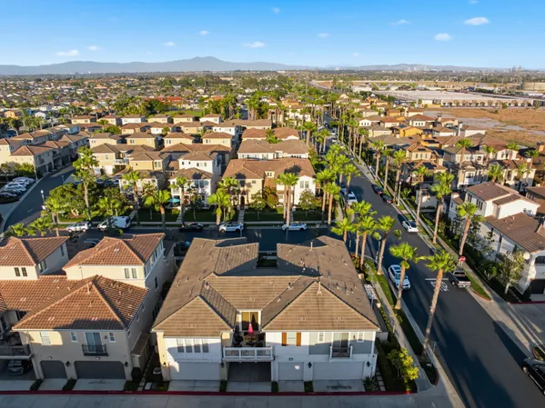 $1,379,000 | 21445 Hayley Lane, Huntington Beach, CA 92646