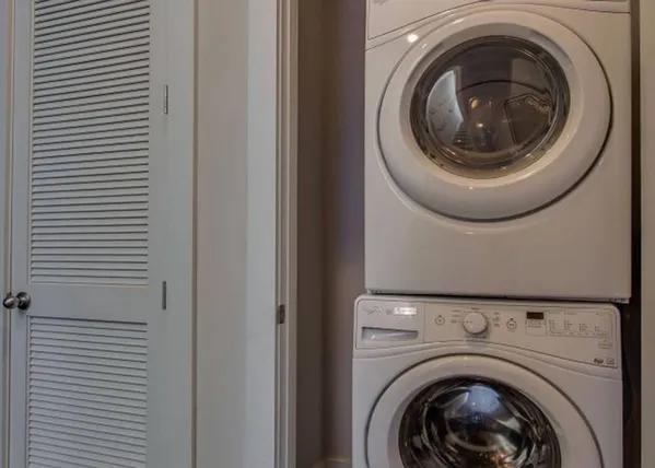 a close up view of a washer and dryer