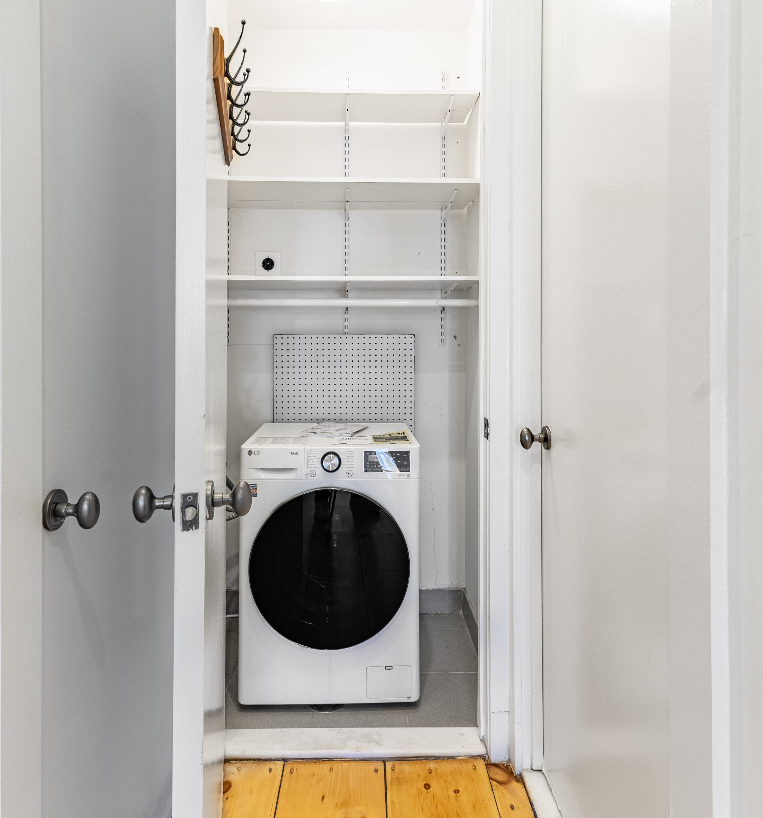 940 Fulton Street, Unit 3B Brooklyn, NY 11238 - Photo 9 of 18 a utility room with dryer and washer