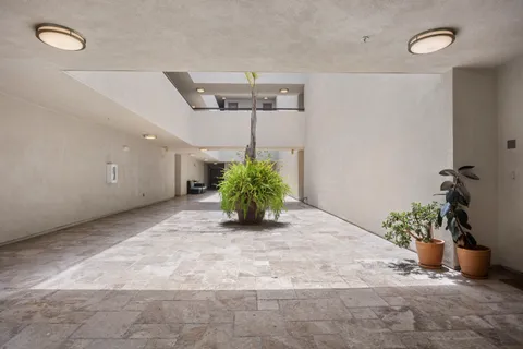 Contact Agent | 7100 Alvern Street, Unit 311, Los Angeles, CA 90045