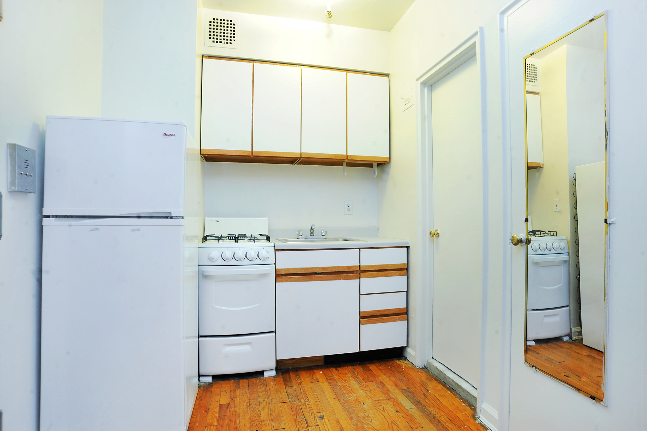 129 East 39th Street, Unit 4B Manhattan, NY 10016 - Photo 3 of 8