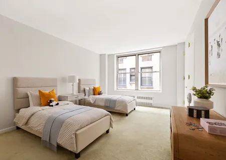 $3,850,000 | 33 East 70th Street, Unit 9D | Lenox Hill