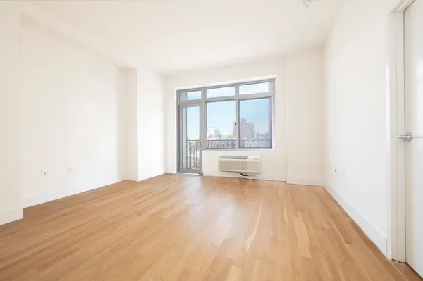 $3,250 | 30-50 21st Street, Unit 6Y | Astoria