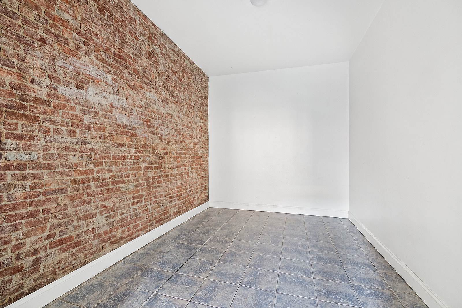 418 South 4th Street, Unit 2R Brooklyn, NY 11211 - Photo 2 of 6 a view of wooden floor
