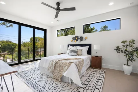 $1,275,000 | 2201 East 16th Street, Austin, TX 78702