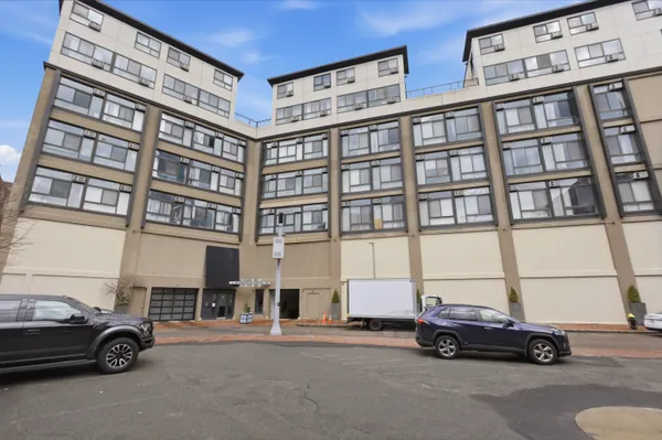 $3,100 | 12 Stoneholm Street, Unit 425, Boston, MA 02115