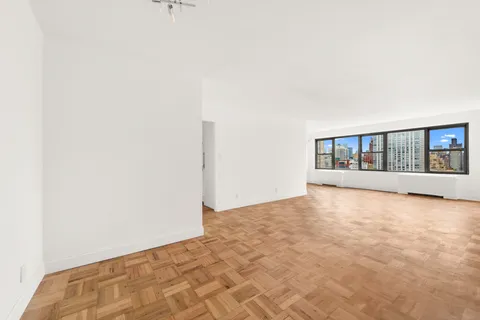 $1,050,000 | 360 East 72nd Street, Unit C2505 | Lenox Hill
