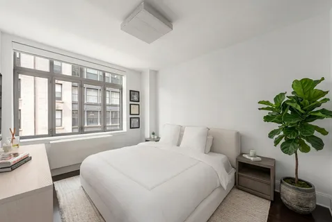 $1,990,000 | 125 West 22nd Street, Unit 9C | Chelsea