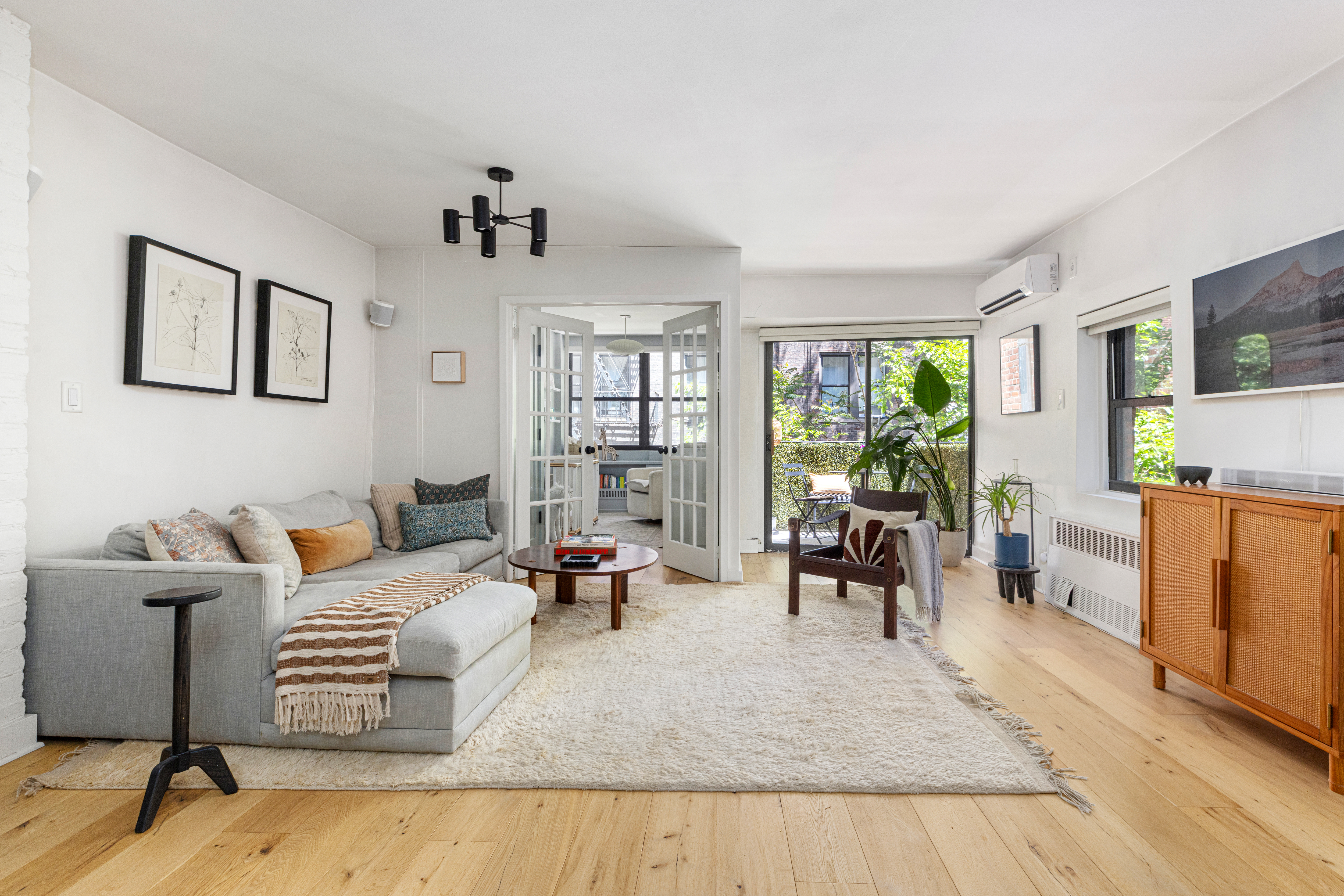 267 West 71st Street, Unit 2FR Manhattan, NY 10023 - Photo 2 of 13