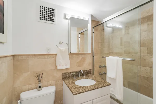 $399,000 | 102 West 85th Street, Unit 2B | Upper West Side