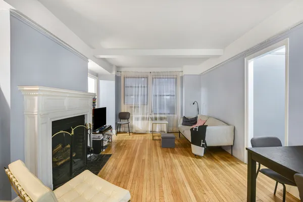 $725,000 | 205 East 78th Street, Unit 2T | Upper East Side