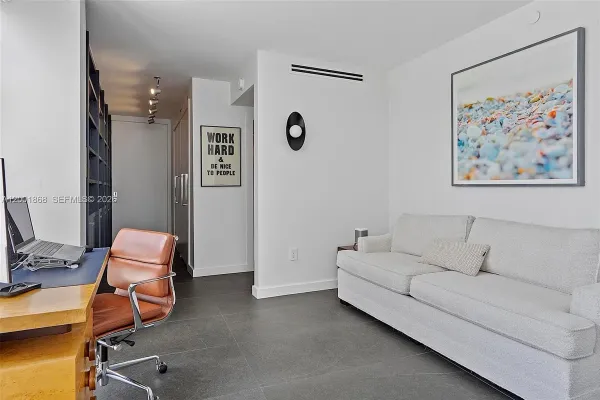 $2,100,000 | 9 Island Avenue, Unit 407, Miami Beach, FL 33139