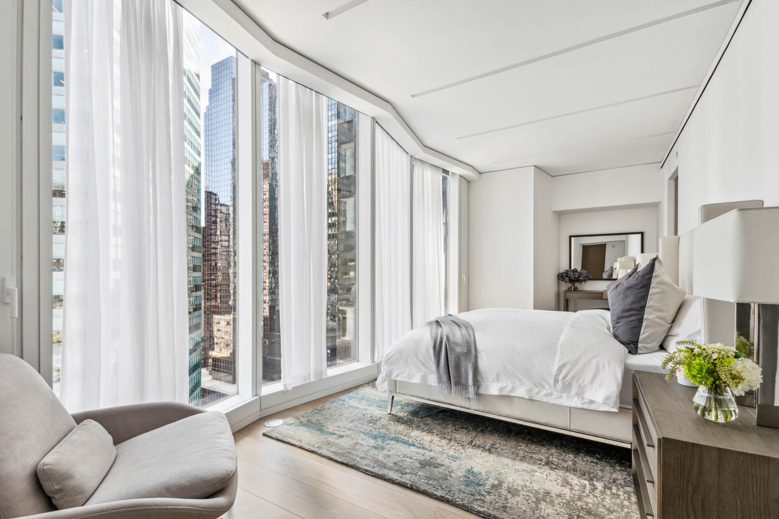 100 East 53rd Street, Unit 19A Manhattan, NY 10022 - Photo 5 of 23 Gallery Image 5