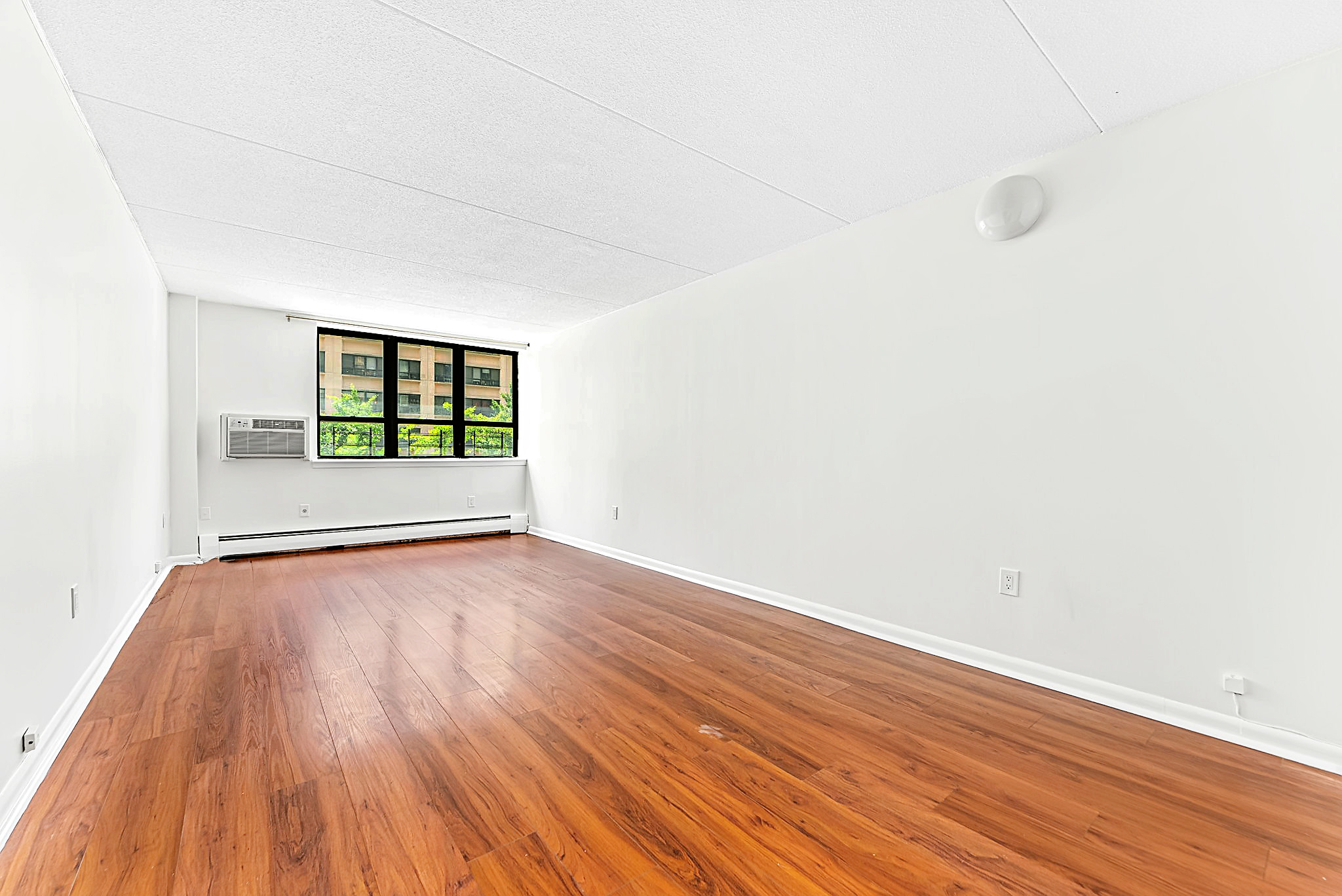 301 West 110th Street, Unit 2L Manhattan, NY 10026 - Photo 12 of 13