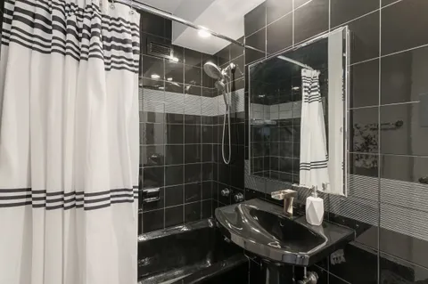 $950,000 | 357 East 57th Street, Unit 2D | Sutton Place