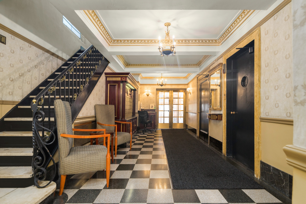 142 East 49th Street, Unit 7B Manhattan, NY 10017 - Photo 9 of 11 a view of entryway with a front door
