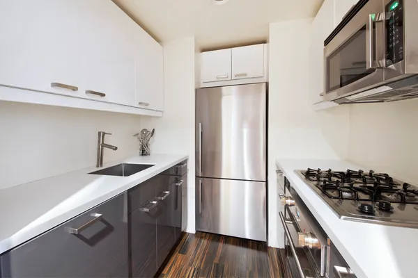 $7,600 | 40 East 61st Street, Unit 9A | Lenox Hill