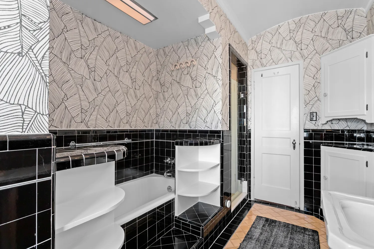 $749,000 | 3348 James M Wood Boulevard, Unit 10, Los Angeles, CA 90006