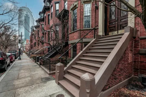 $1,799,000 | 23 Braddock Park, Unit 2, Boston, MA 02116