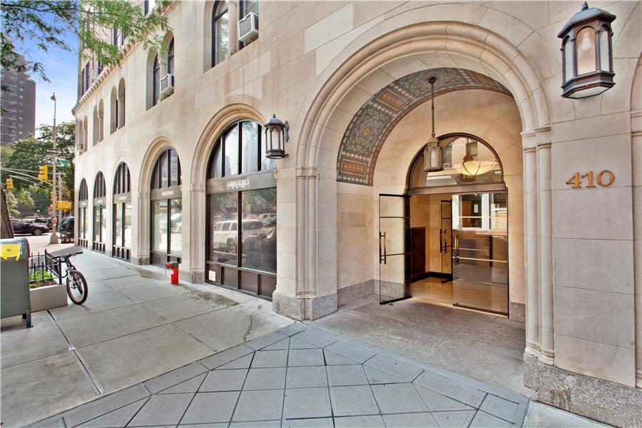 410 West 24th Street, Unit 9K Manhattan, NY 10011 - Photo 13 of 14 a view of building entrance