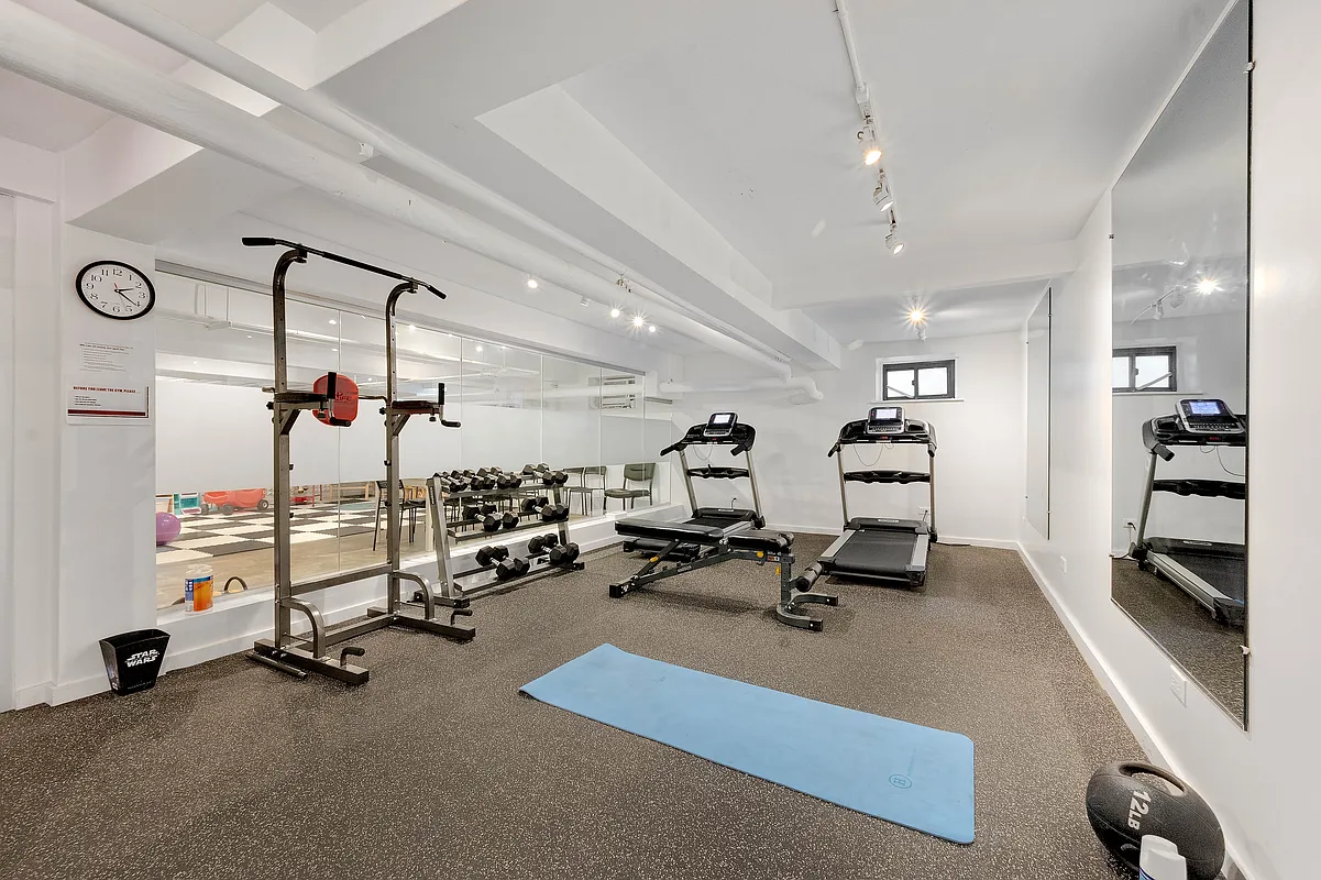 385 Argyle Road, Unit 4E Brooklyn, NY 11218 - Photo 9 of 14