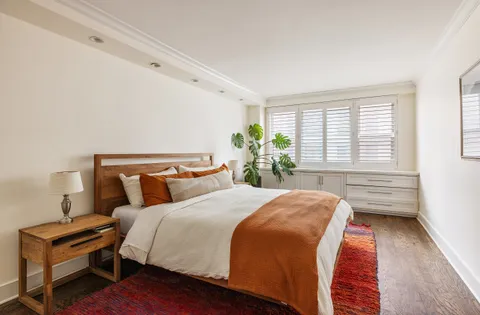 $1,095,000 | 201 East 21st Street, Unit 7R | Gramercy