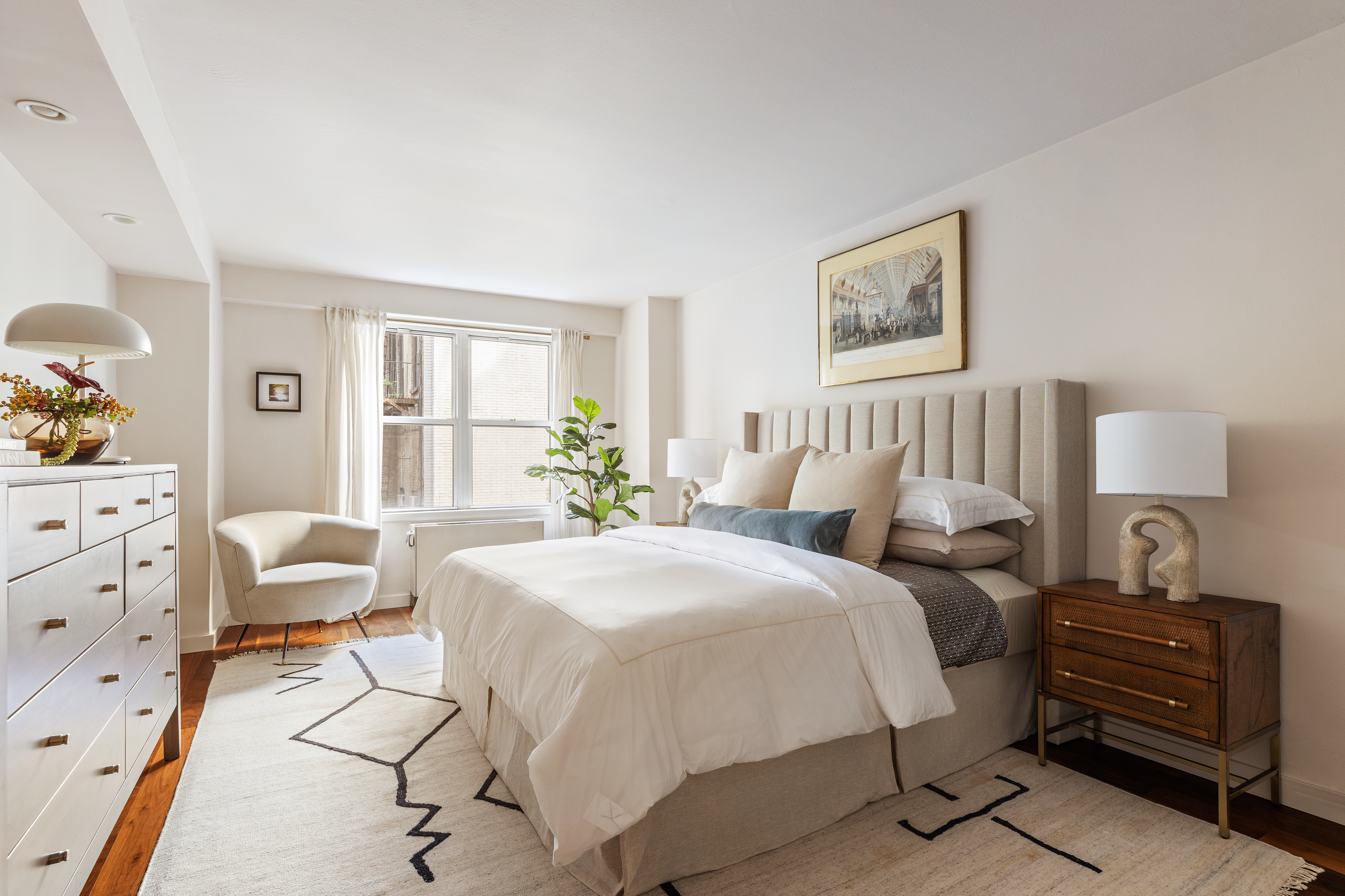 142 East 16th Street, Unit 3H Manhattan, NY 10003 - Photo 5 of 9 Gallery Image 5