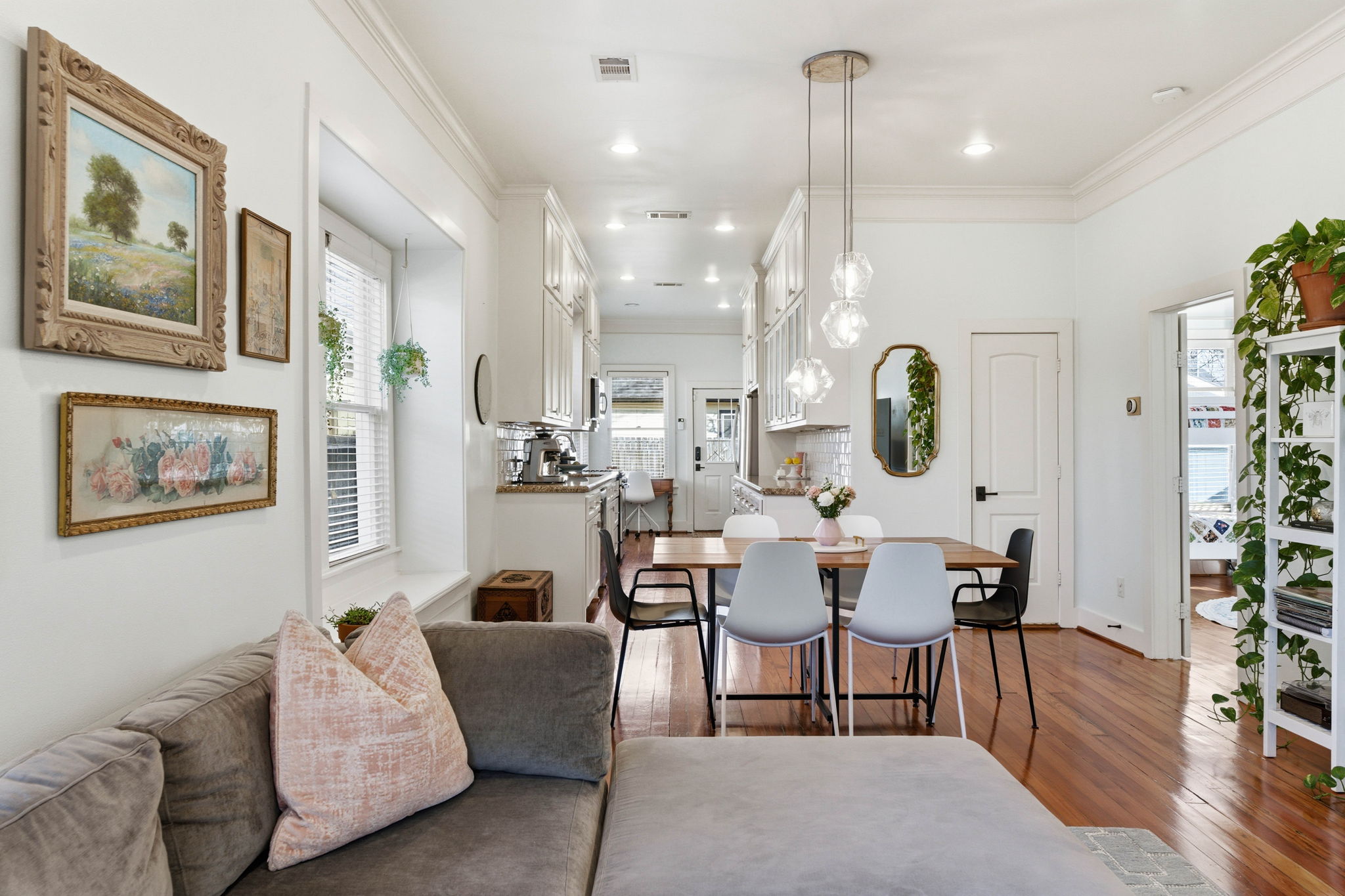 727 East 25th Street Houston, TX 77008 - Photo 9 of 29