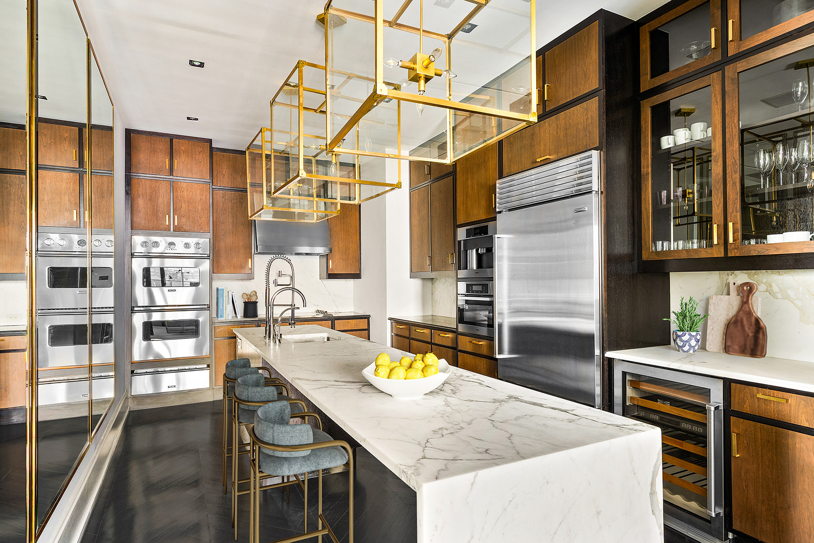 212 West 18th Street, Unit 12E Manhattan, NY 10011 - Photo 3 of 13 a kitchen that has a table and chairs in it